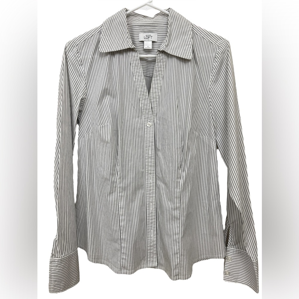 LOFT| Ladies Stretch Long Sleeve Button Down Top | White | Size 8 |